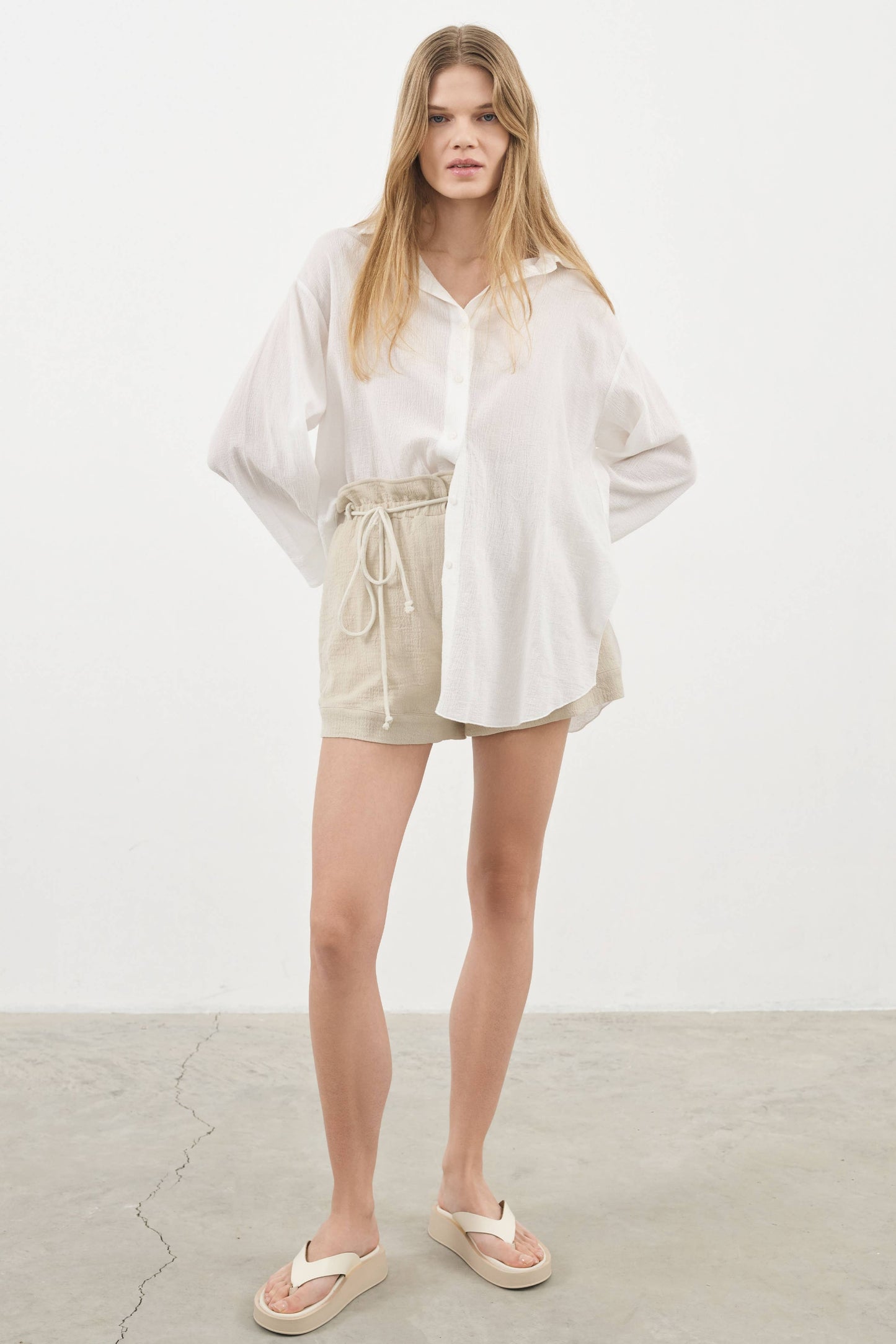 The Handloom - June Short - Oatmeal: Oatmeal / Medium/Large