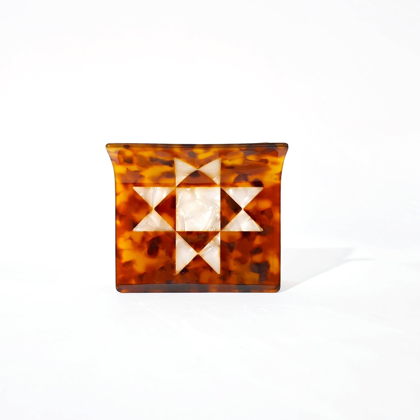 Hey Ricochet - Tortoise Shell Quilt Claw: XL