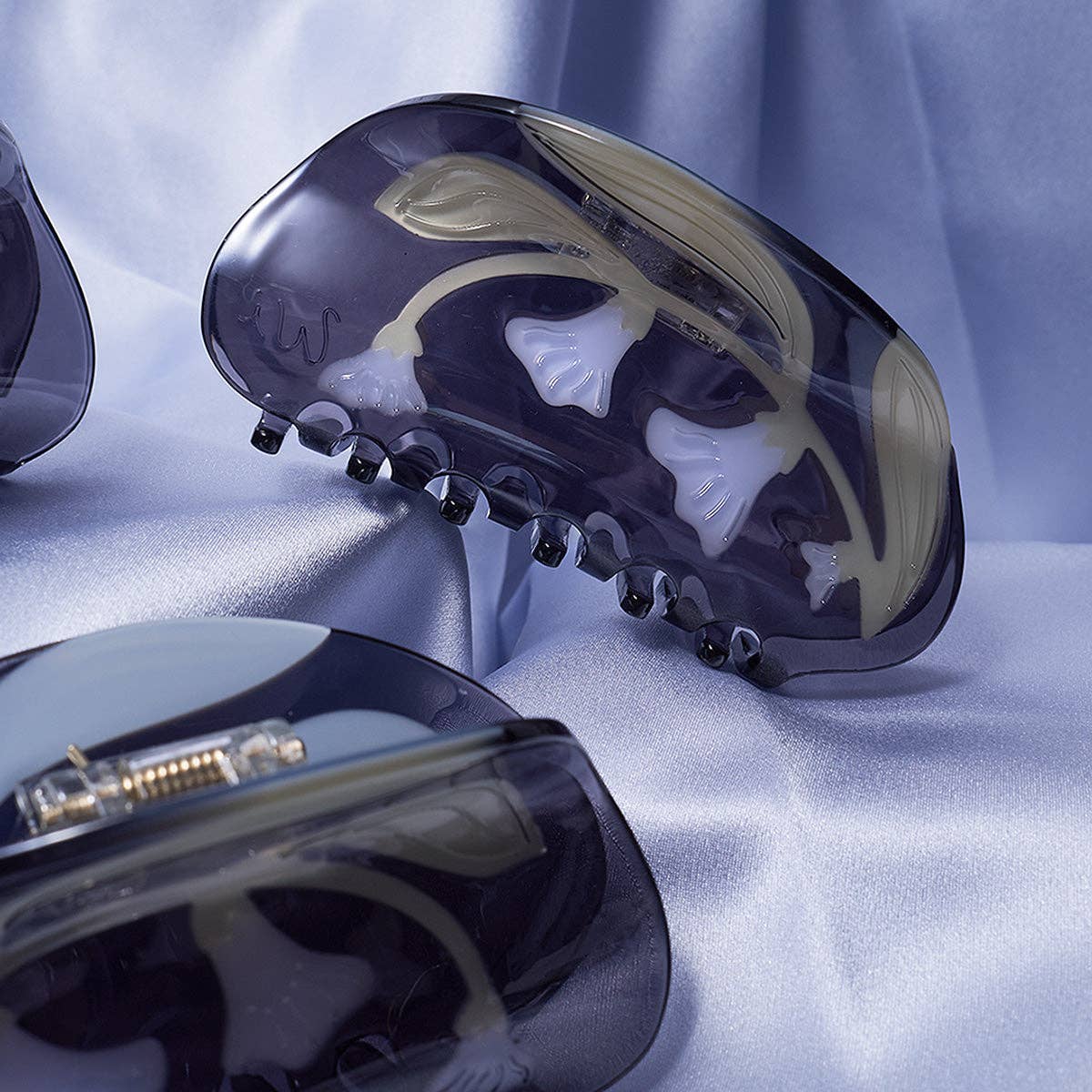 WINONA IRENE - Moonflower Vine Women's Acetate Hair Claw Accessory