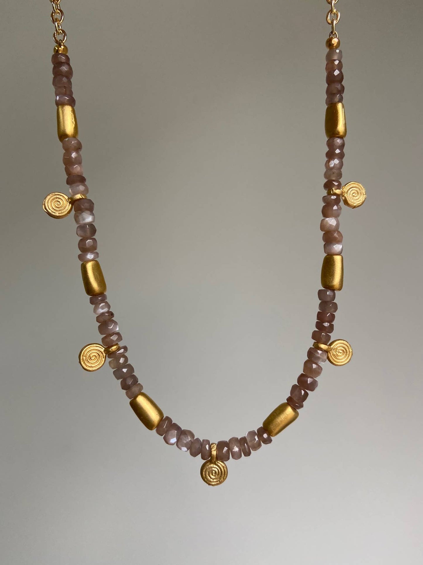 Heather Kahn - Coveted Collar Necklace: Mocha Moonstone