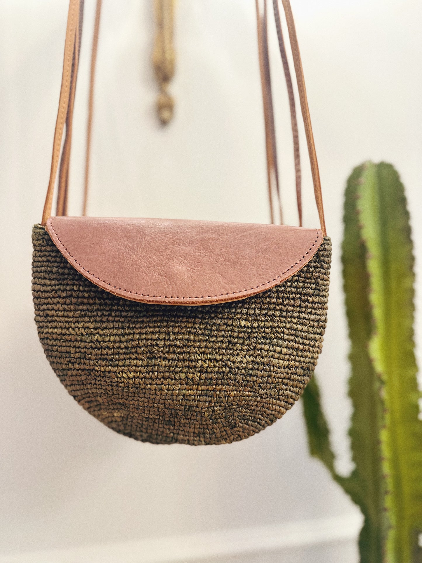 Saint Tropez Raffia Bag in Olive & Leather