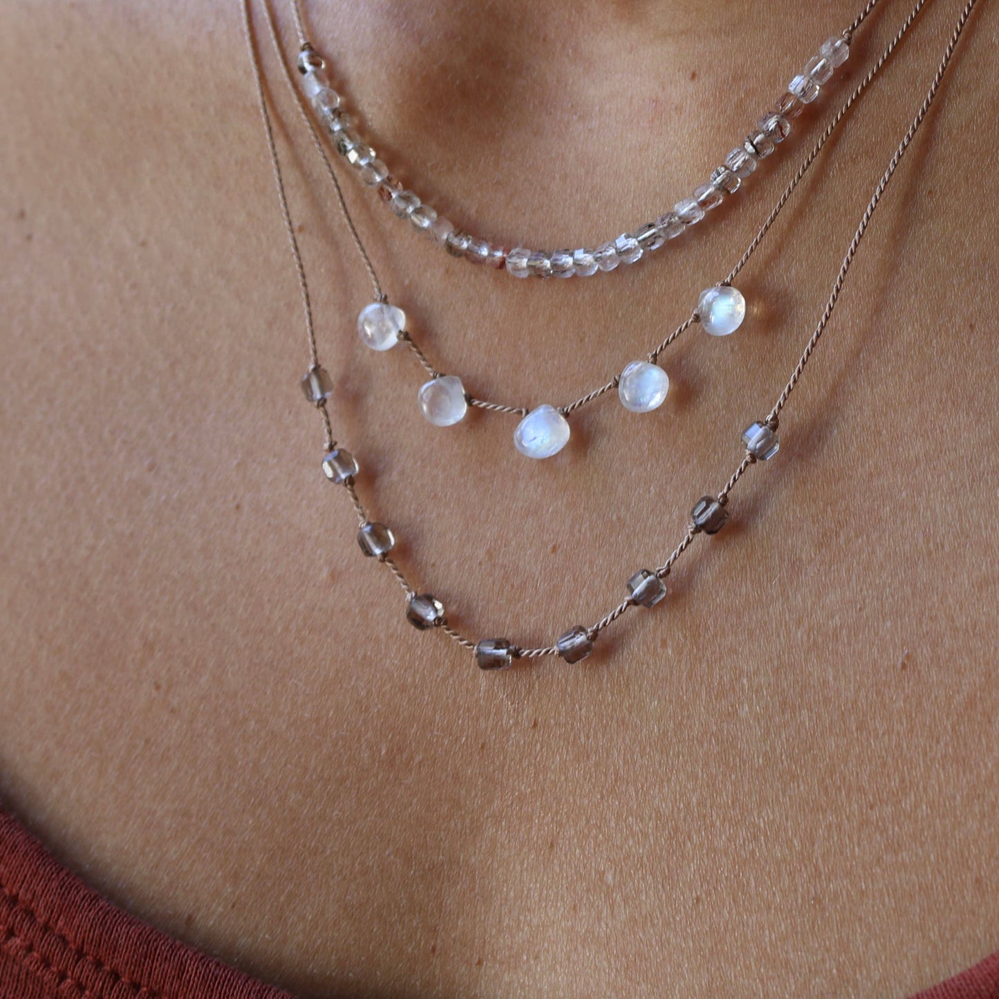 Vibe - VIBE NECKLACE | RAINBOW MOONSTONE 5 STONE