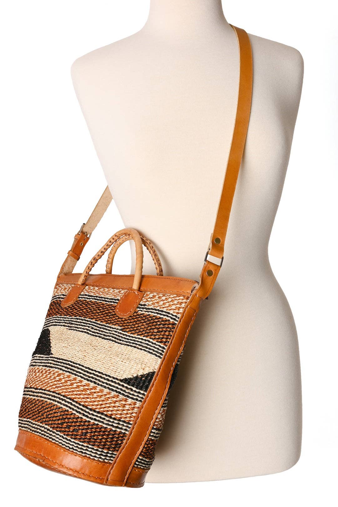Swahili | AFRICAN MODERN - Assorted Earthtone Sisal Handbag with Leather Straps and Round Leather Base