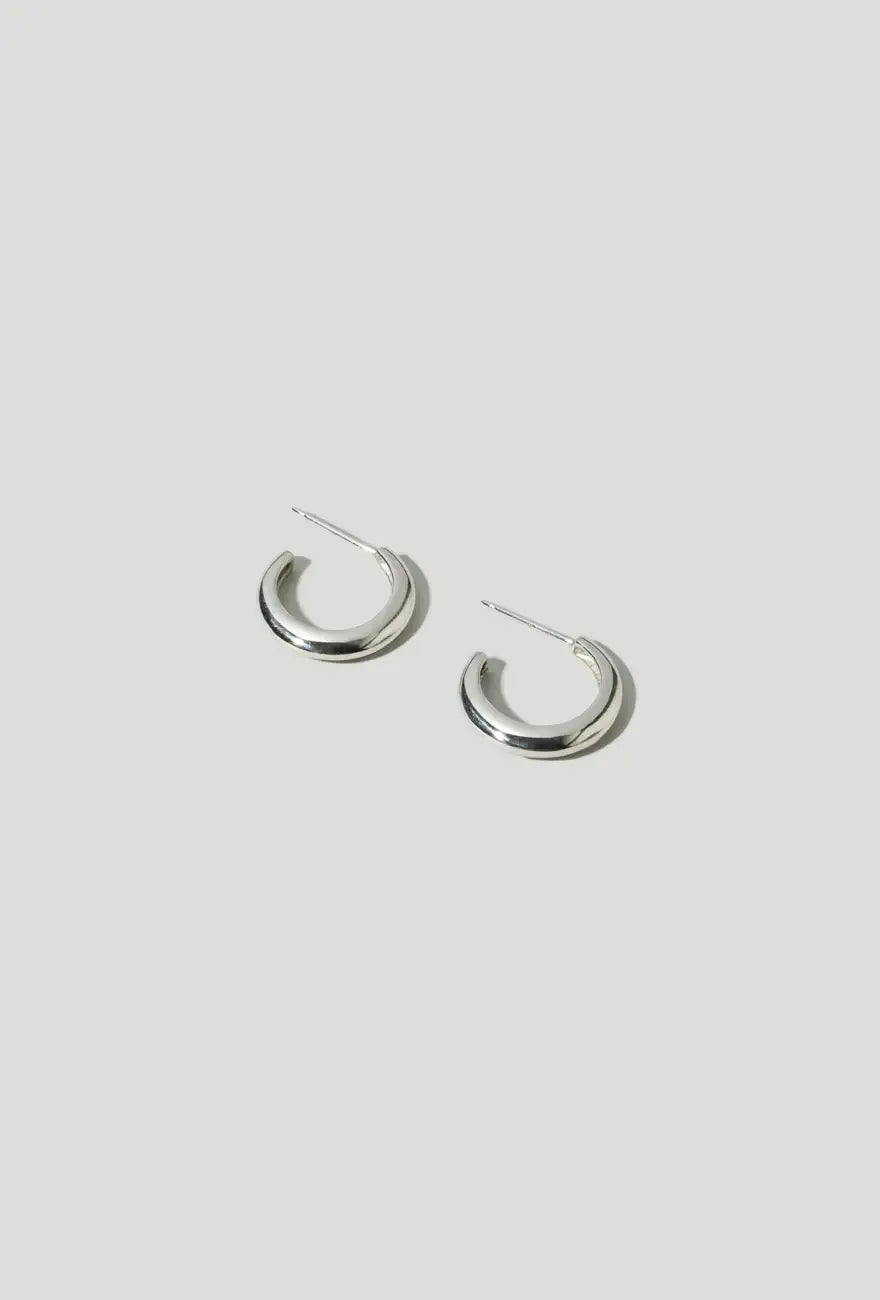 Maslo Jewelry - Medium Classic Hoops Silver
