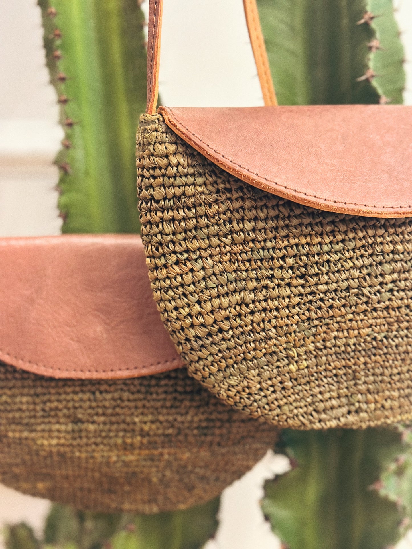 Saint Tropez Raffia Bag in Olive & Leather
