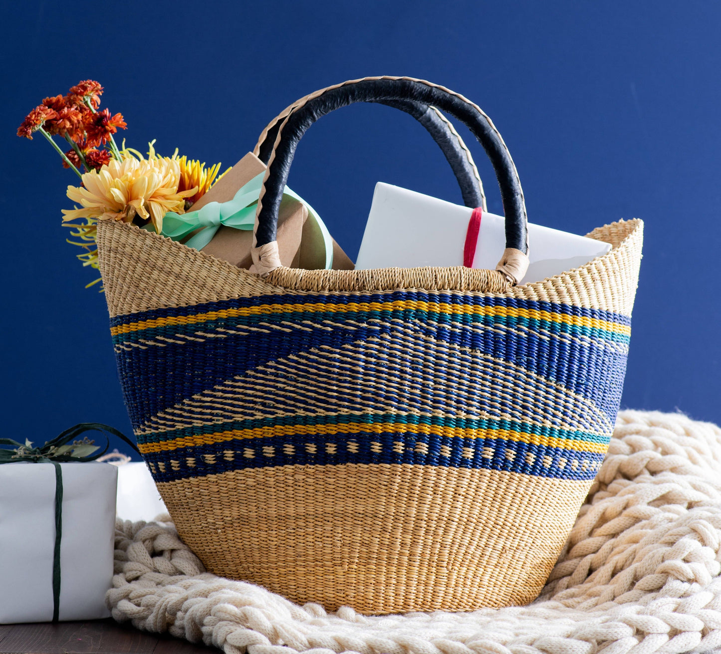 Ti-a Woven Goods - Ghanaian Lacey Medium Shopper Basket in Natural