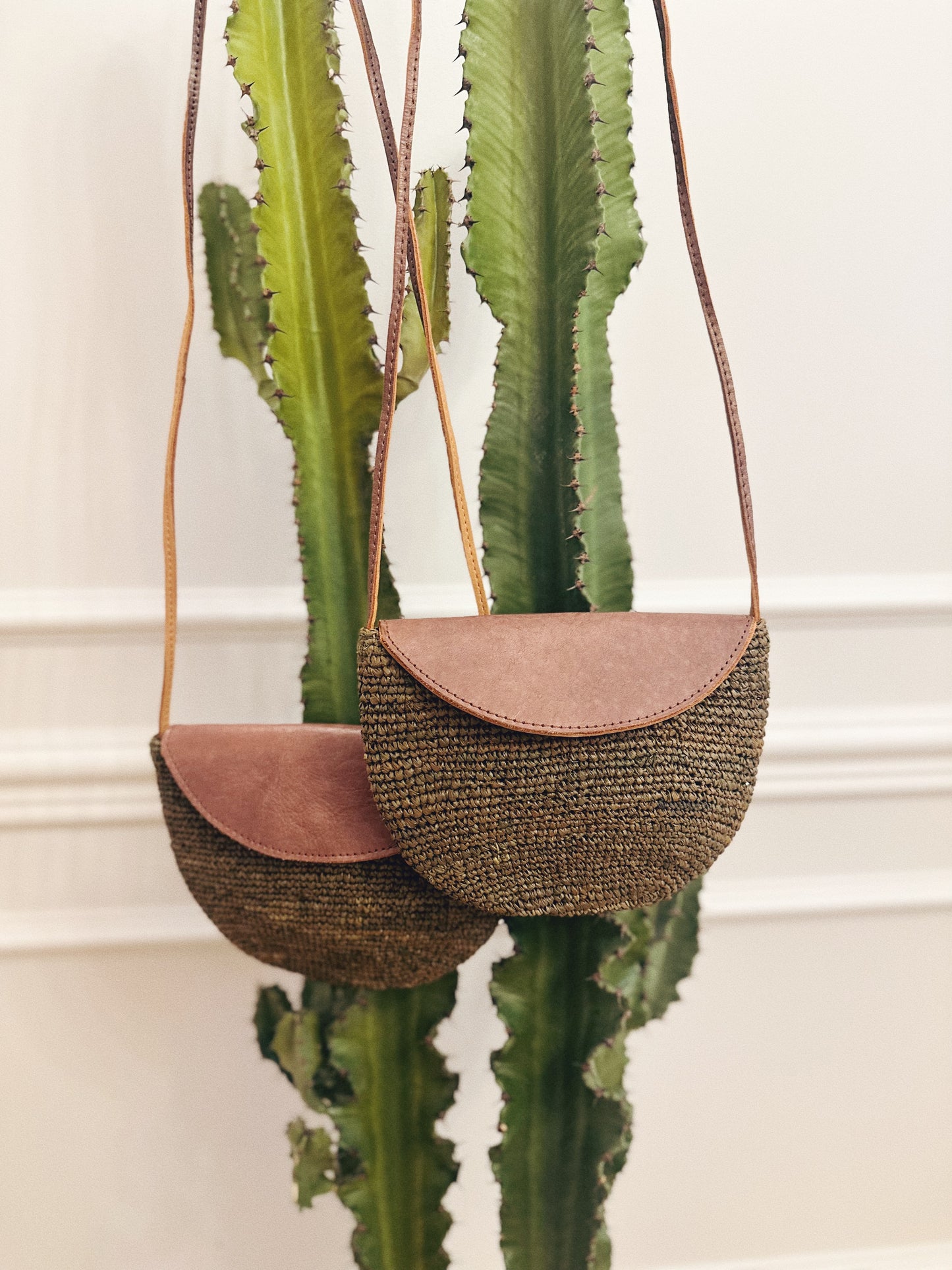 Saint Tropez Raffia Bag in Olive & Leather