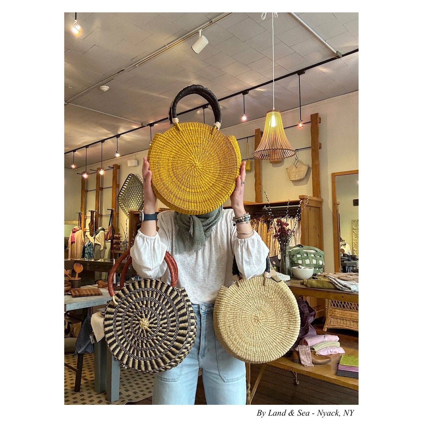 Ti-a Woven Goods - Round Purse