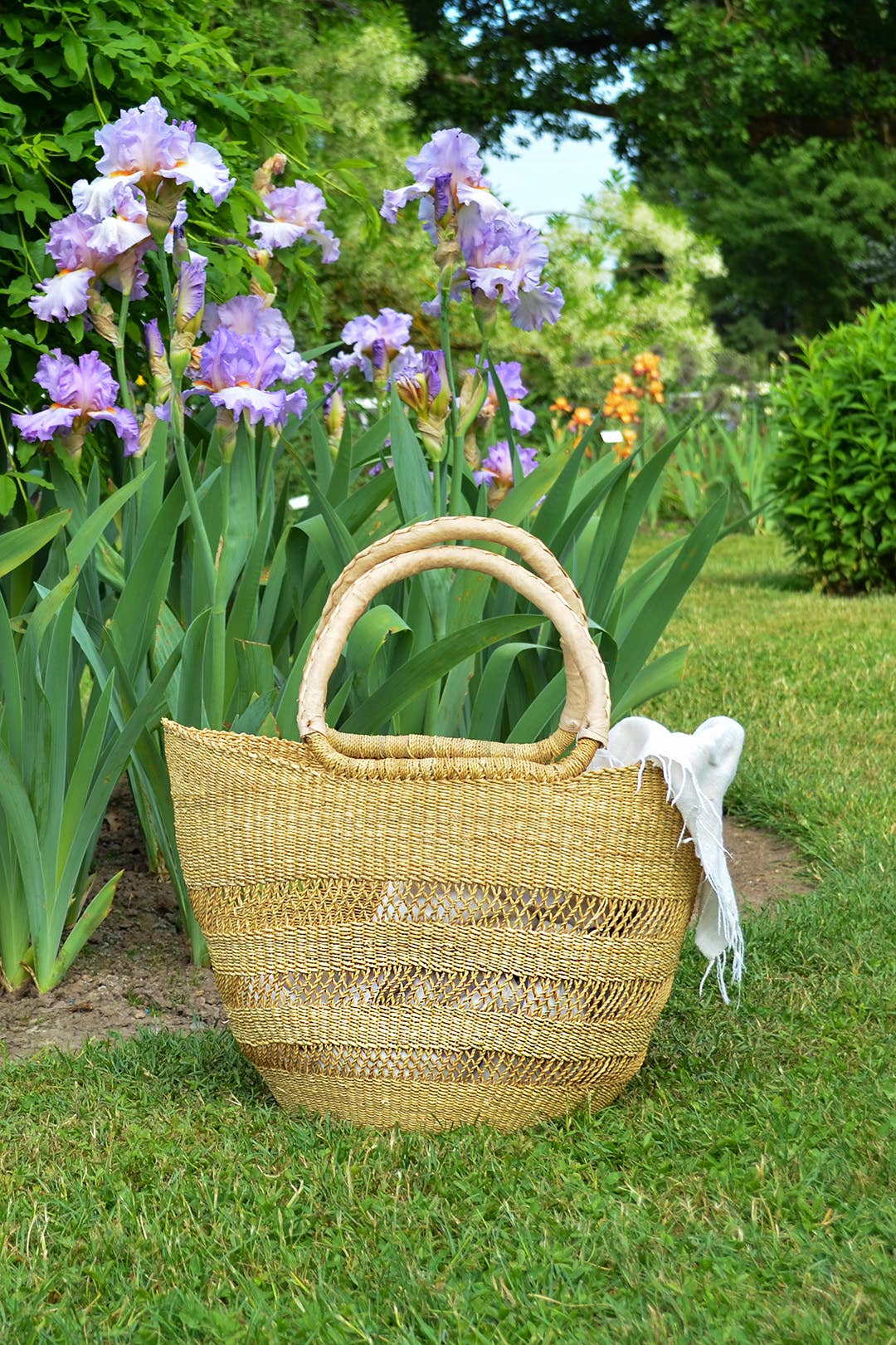 Swahili | AFRICAN MODERN - Natural Ghanaian Lacework Wing Shopper with Dye-Free Leather