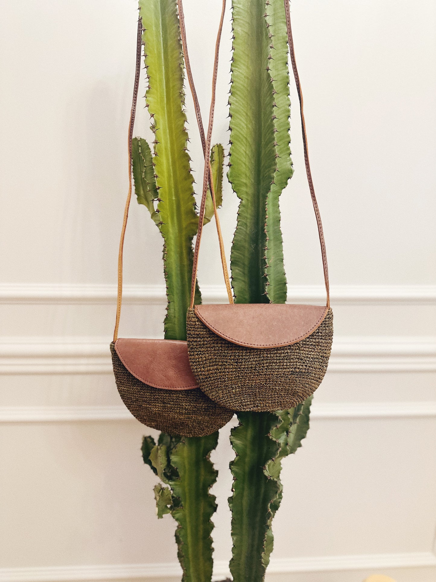 Saint Tropez Raffia Bag in Olive & Leather