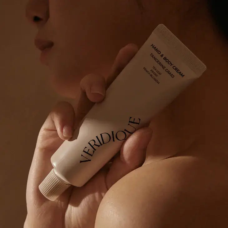 CELEMENT /IN YOUR GLOW - Perfumed Moisturizing Hand & Body Cream in Transparent Pouch: OAKMOSS ROSE