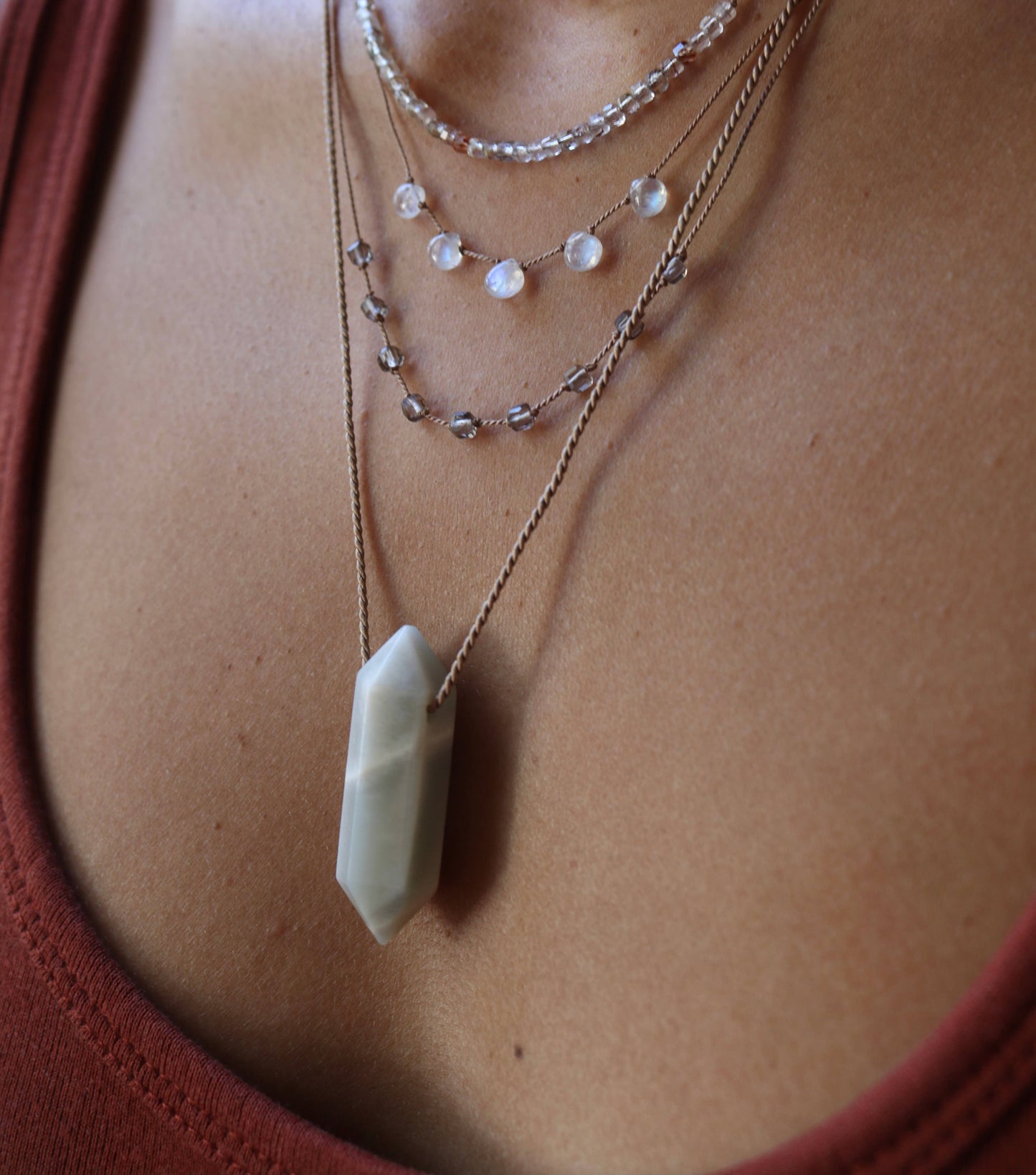 Vibe - VIBE NECKLACE | RAINBOW MOONSTONE 5 STONE