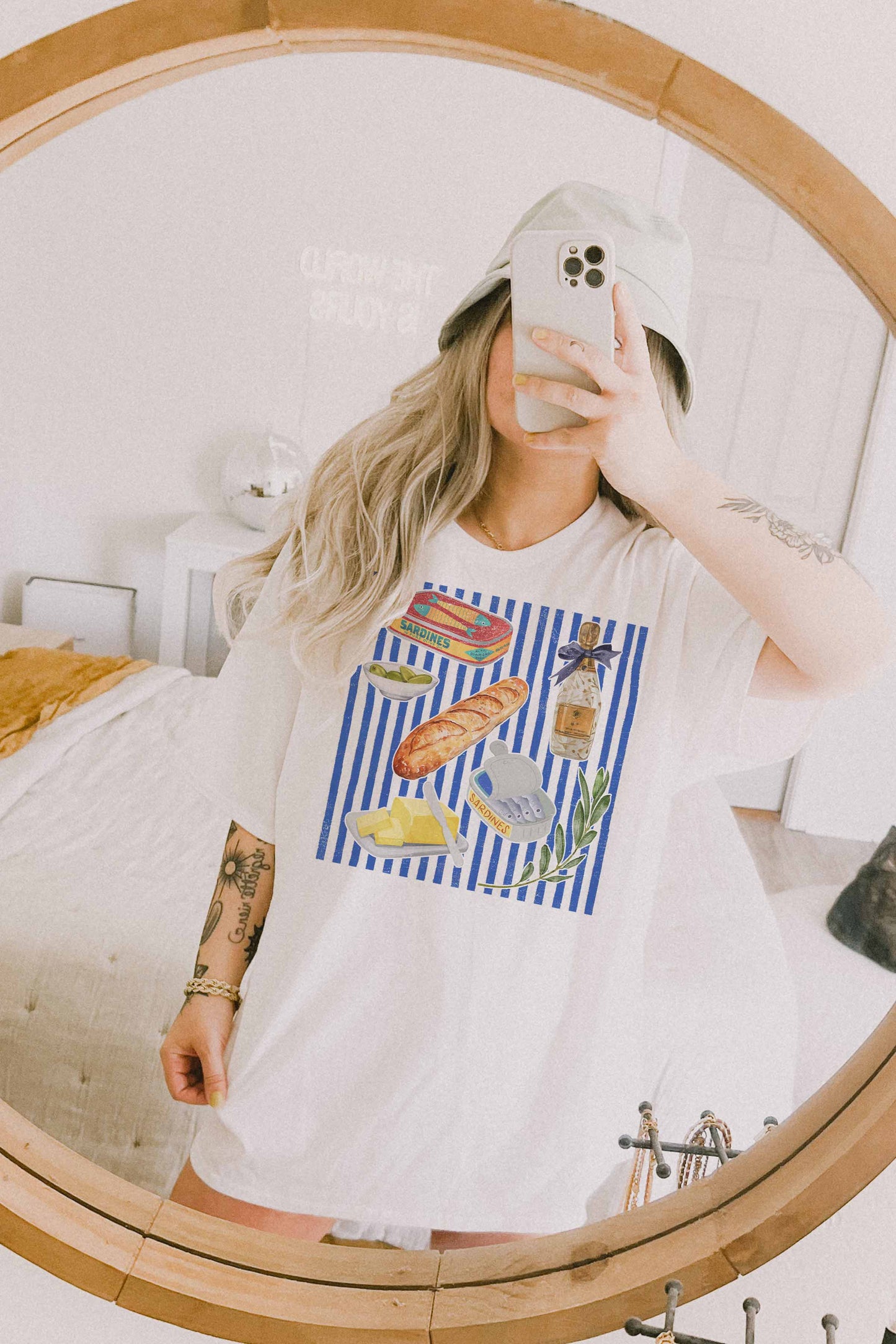 FRENCH FOOD GALLERY OVERSIZED TEE
